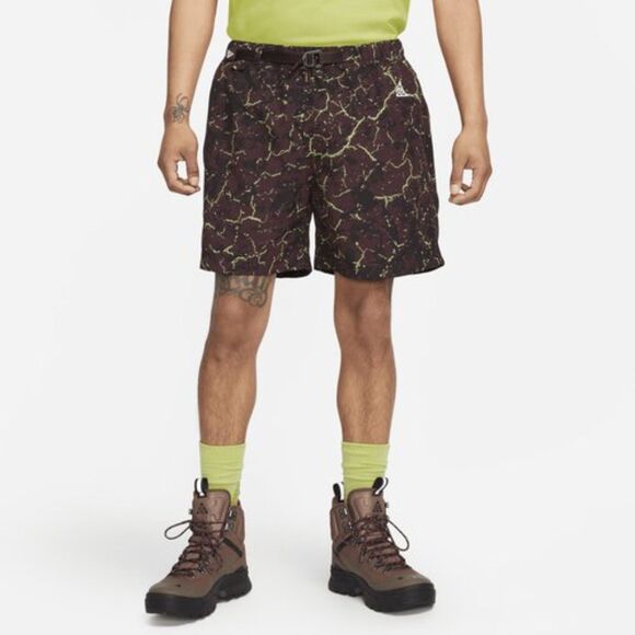 Nike ACG Trail Print AOP above knee shorts medium nwt - Picture 1 of 3